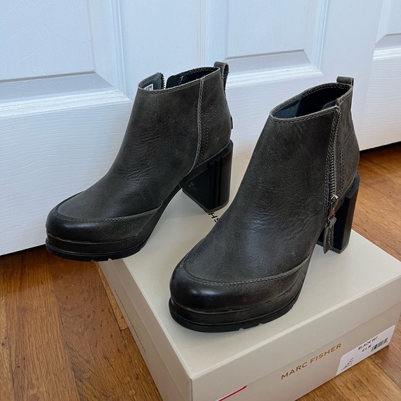 NWOT Sorel Blake Booties 6.5 - Picture 2 of 7